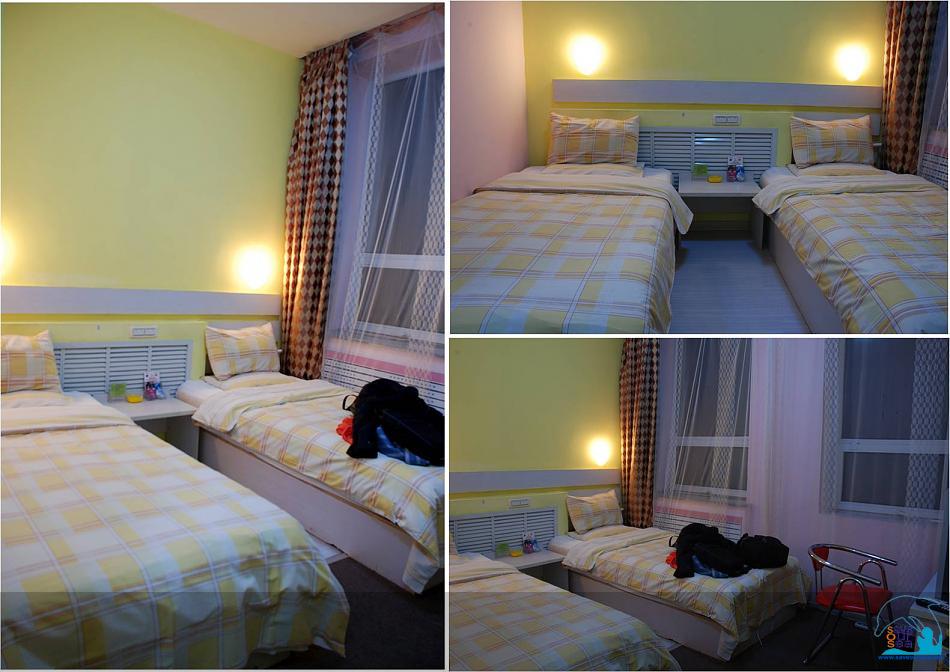 คลิ๊กเพื่อดูภาพขนาดใหญ่

Name:	My Hotel Room.jpg
Views:	0
Size:	57.7 KB
ID:	4978